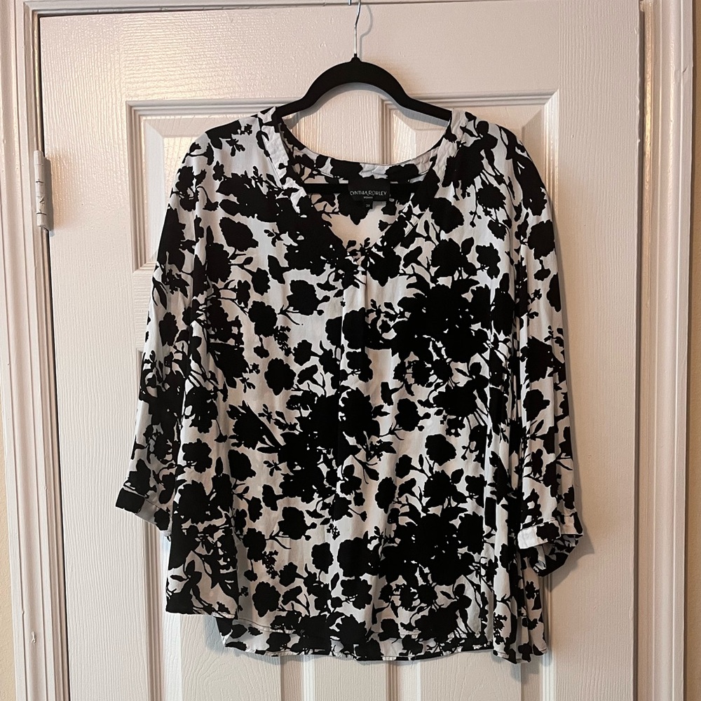 Black and White Floral Top